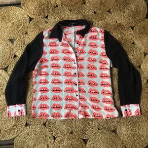 ❃ Lips Button Down Top ❃